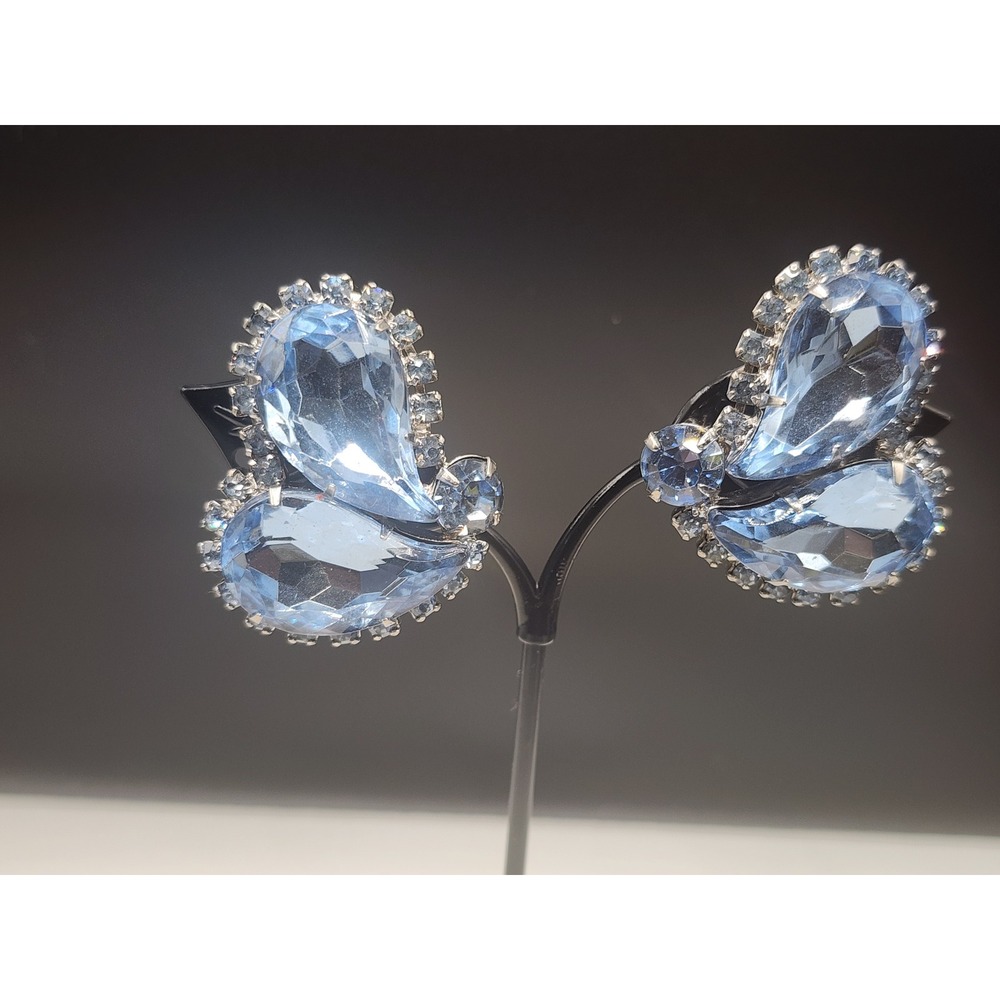 Vintage Light Blue Rhinestone Clip On Earrings Silver Tone Teardrop Cluster